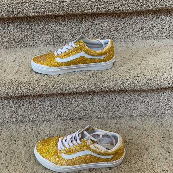 Vans - Picture 4 of 5